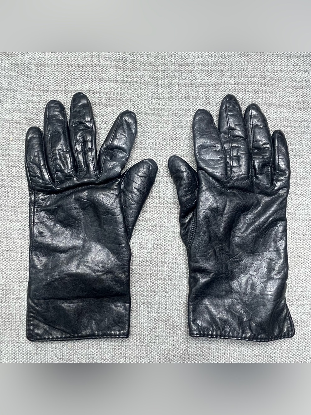 Petite Sophisticate Vintage Leather Black Gloves